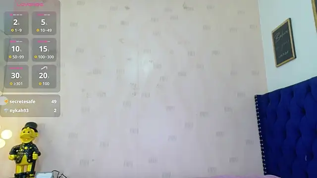 Snapshot of littleebonymommy chatting on June 29, 2026, 7:14 pm littleebonymommy online show from June 29, 2026, 7:14 pm