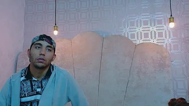 Annyeli online show from November 15, 2025, 2:13 pm