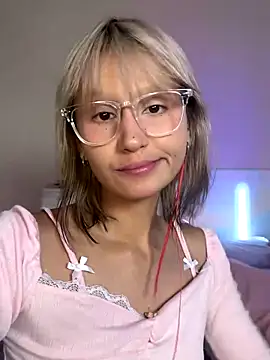 Snapshot of bigbabykiki chatting on September 10, 2025, 6:35 am bigbabykiki online show from September 10, 2025, 6:35 am