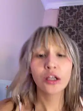 Snapshot of bigbabykiki chatting on October 30, 2025, 2:07 pm bigbabykiki online show from October 30, 2025, 2:07 pm