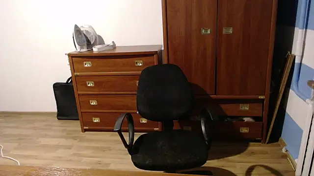 Snapshot of Butterfly_Lily chatting on February 28, 2025, 4:20 pm Butterfly Lily online show from February 28, 2025, 4:20 pm