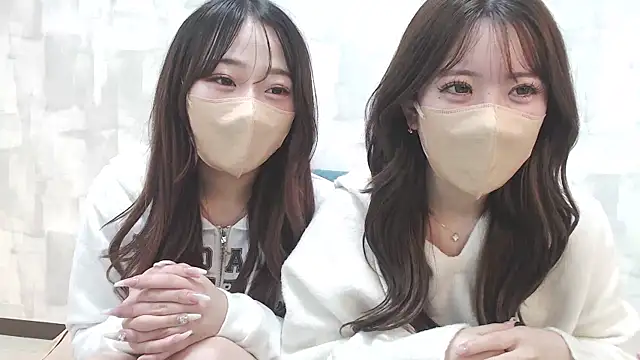 LOVE MOMO LOVE online show from February 10, 2025, 2:48 pm