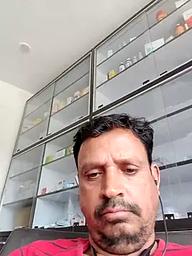 Snapshot of Raj1043 chatting on June 10, 2026, 5:39 am Raj1043 online show from June 10, 2026, 5:39 am