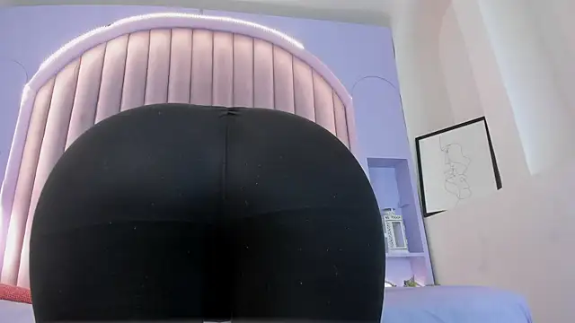 Snapshot of DulceAurora__ chatting on November 29, 2025, 12:02 am DulceAurora online show from November 29, 2025, 12:02 am