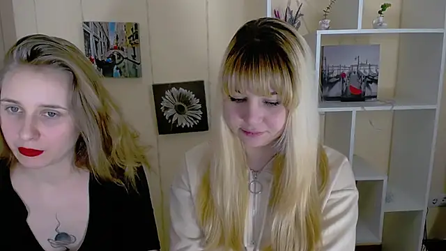 Snapshot of _Nicole_new chatting on March 13, 2025, 5:18 pm Nicole new online show from March 13, 2025, 5:18 pm