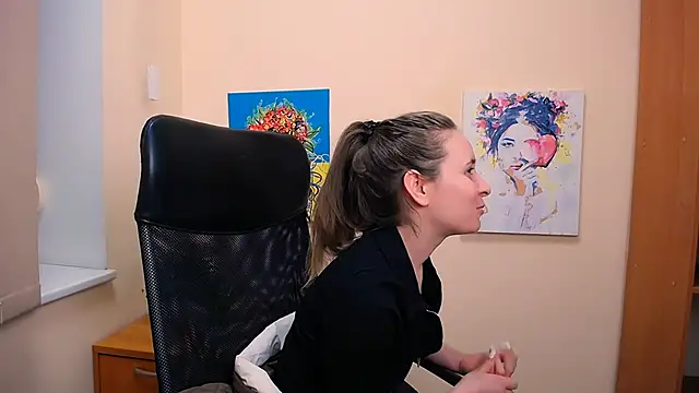 Snapshot of _Nicole_new chatting on March 14, 2025, 6:39 pm Nicole new online show from March 14, 2025, 6:39 pm