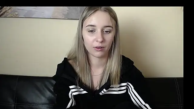 Snapshot of _Nicole_new chatting on November 14, 2025, 1:43 pm Nicole new online show from November 14, 2025, 1:43 pm