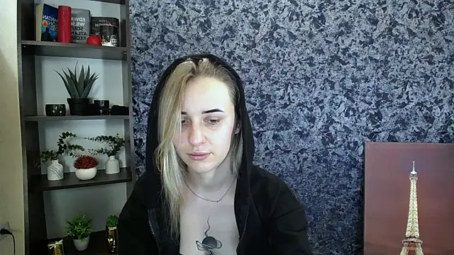 Snapshot of _Nicole_new chatting on February 15, 2026, 2:47 pm Nicole new online show from February 15, 2026, 2:47 pm