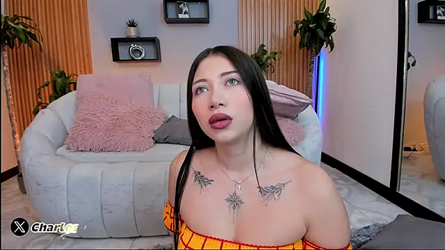 Snapshot of Aixaa_charles chatting on October 11, 2025, 12:04 pm Aixaa charles online show from October 11, 2025, 12:04 pm