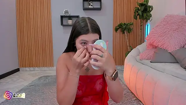 Aixaa charles online show from December 4, 2025, 12:03 pm