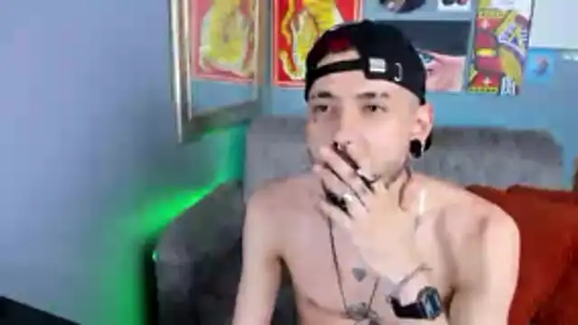 MurdockH online show from December 2, 2025, 8:37 pm