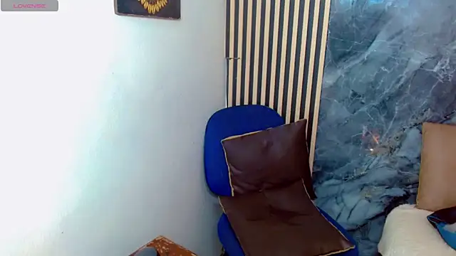 Snapshot of Isalombardi chatting on March 3, 2025, 1:21 am Isalombardi online show from March 3, 2025, 1:21 am