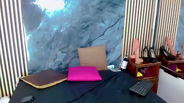 Snapshot of Isalombardi chatting on March 10, 2025, 3:34 am Isalombardi online show from March 10, 2025, 3:34 am