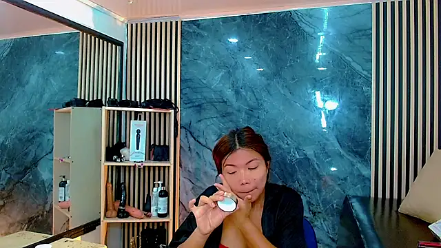 Snapshot of Isalombardi chatting on October 21, 2025, 3:18 am Isalombardi online show from October 21, 2025, 3:18 am