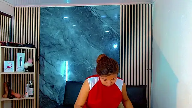 Snapshot of Isalombardi chatting on October 23, 2025, 3:50 am Isalombardi online show from October 23, 2025, 3:50 am