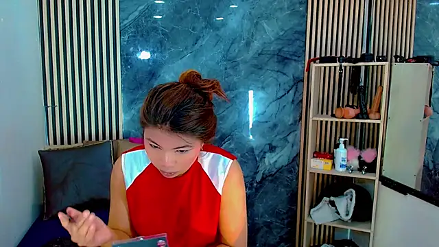 Snapshot of Isalombardi chatting on November 11, 2025, 3:39 am Isalombardi online show from November 11, 2025, 3:39 am