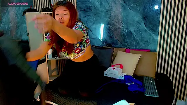 Snapshot of Isalombardi chatting on November 12, 2025, 2:45 am Isalombardi online show from November 12, 2025, 2:45 am