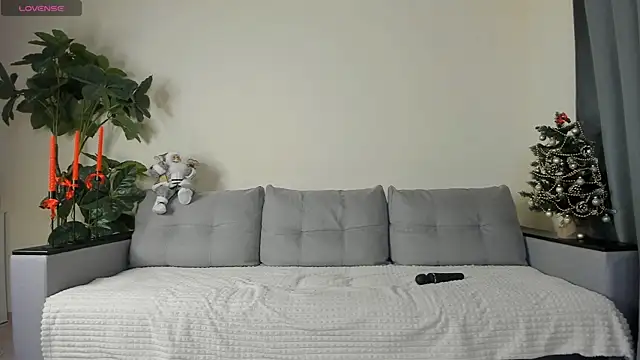 NicoleLuv online show from December 26, 2024, 4:14 pm