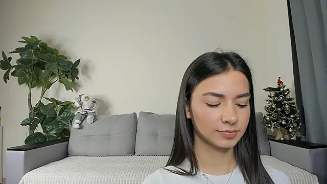 NicoleLuv online show from January 3, 2025, 1:03 pm