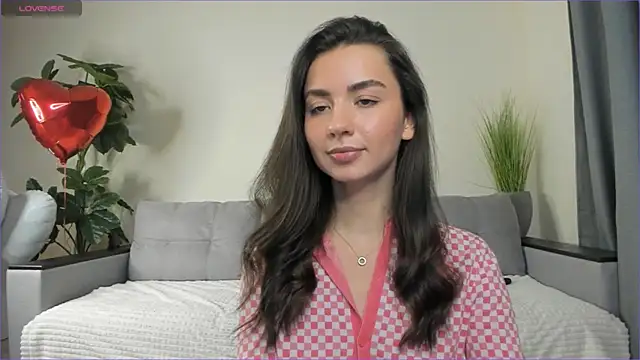 NicoleLuv online show from February 20, 2025, 7:19 pm