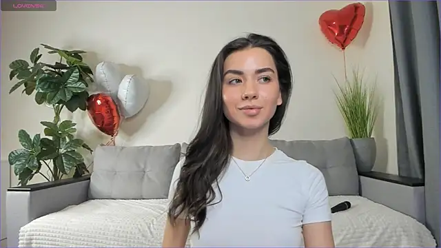 NicoleLuv online show from March 10, 2025, 7:18 pm