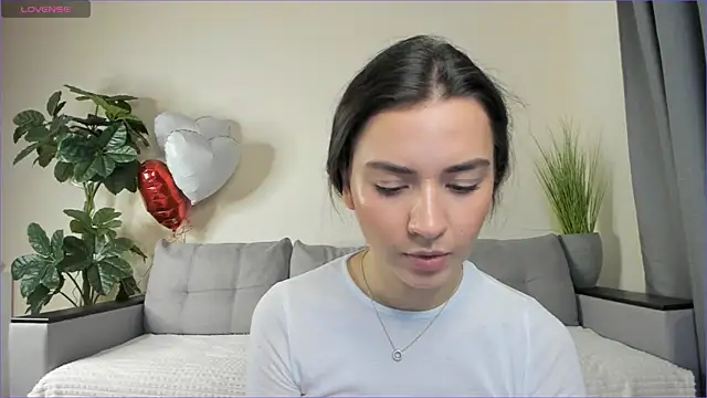 NicoleLuv online show from March 17, 2025, 4:11 pm