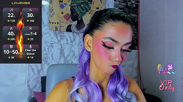 Snapshot of Queen_Cuarxxo chatting on August 1, 2026, 12:54 am Queen Cuarxxo online show from August 1, 2026, 12:54 am