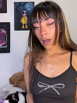 Snapshot of MiaGoth_ chatting on May 31, 2026, 10:33 pm MiaGoth online show from May 31, 2026, 10:33 pm