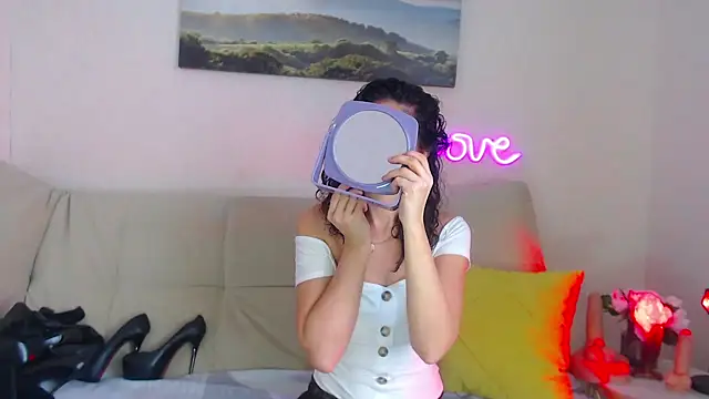 Snapshot of MariaModel chatting on March 7, 2025, 6:46 am MariaModel online show from March 7, 2025, 6:46 am