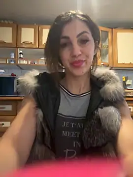 Snapshot of EmaSkyes chatting on September 17, 2025, 4:47 am EmaSkyes online show from September 17, 2025, 4:47 am