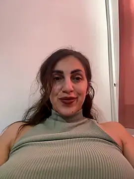 Snapshot of EmaSkyes chatting on October 16, 2025, 7:42 am EmaSkyes online show from October 16, 2025, 7:42 am