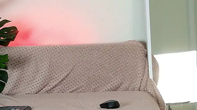 BelleSkye online show from May 18, 2026, 4:07 am