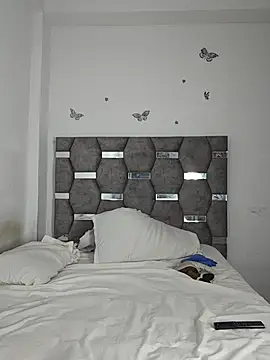 aurelialux online show from June 29, 2026, 8:53 pm