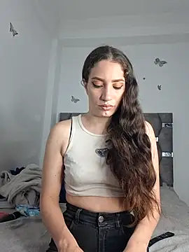 aurelialux online show from July 18, 2026, 8:23 pm