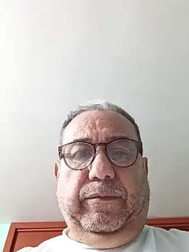 Snapshot of MATTHEW_MRANDA chatting on May 6, 2026, 6:35 pm MATTHEW MRANDA online show from May 6, 2026, 6:35 pm