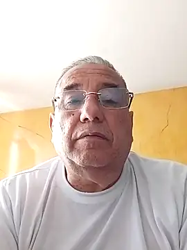 Snapshot of MATTHEW_MRANDA chatting on May 23, 2026, 4:11 pm MATTHEW MRANDA online show from May 23, 2026, 4:11 pm