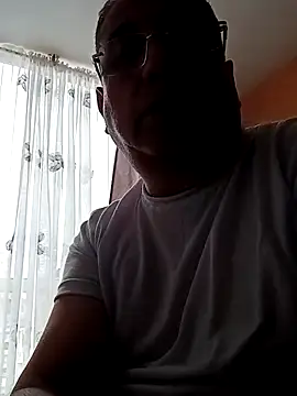 Snapshot of MATTHEW_MRANDA chatting on June 25, 2026, 6:34 pm MATTHEW MRANDA online show from June 25, 2026, 6:34 pm
