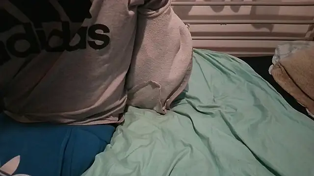 Snapshot of krissraw chatting on January 3, 2025, 11:01 pm krissraw online show from January 3, 2025, 11:01 pm