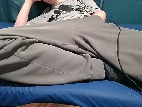 Snapshot of krissraw chatting on November 28, 2025, 6:27 am krissraw online show from November 28, 2025, 6:27 am