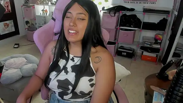 Snapshot of pawmistry chatting on February 21, 2025, 2:17 am pawmistry online show from February 21, 2025, 2:17 am