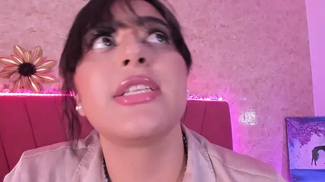 Snapshot of LorenaStevens chatting on February 4, 2025, 9:07 am LorenaStevens online show from February 4, 2025, 9:07 am