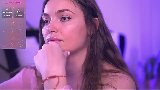 EmilyJuarez online show from May 15, 2026, 8:43 am