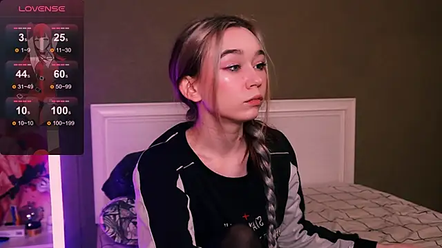 Snapshot of Kimiko__ chatting on December 14, 2025, 11:48 am Kimiko online show from December 14, 2025, 11:48 am