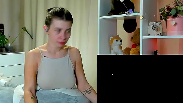 Snapshot of callmetori chatting on December 23, 2024, 2:17 pm callmetori online show from December 23, 2024, 2:17 pm