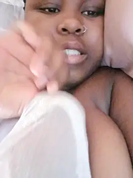 Snapshot of Dark_Berry_26 chatting on January 18, 2025, 1:40 pm Dark Berry 26 online show from January 18, 2025, 1:40 pm