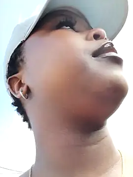 Snapshot of Dark_Berry_26 chatting on February 8, 2025, 7:26 am Dark Berry 26 online show from February 8, 2025, 7:26 am