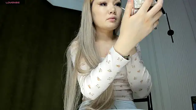 Xiao Mei  online show from February 28, 2025, 12:21 am