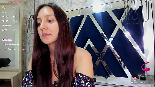  alaia collway  online show from January 23, 2025, 12:09 pm