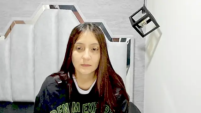  alaia collway  online show from February 11, 2025, 11:54 am