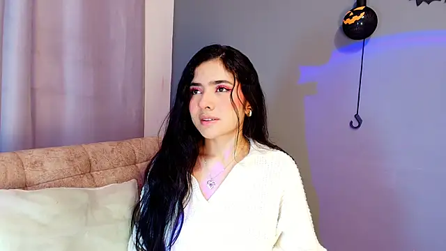 adara johnson   online show from October 8, 2025, 11:41 am